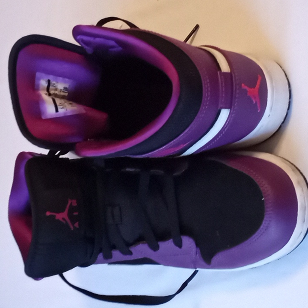 WOMENS JORDAN SHOES